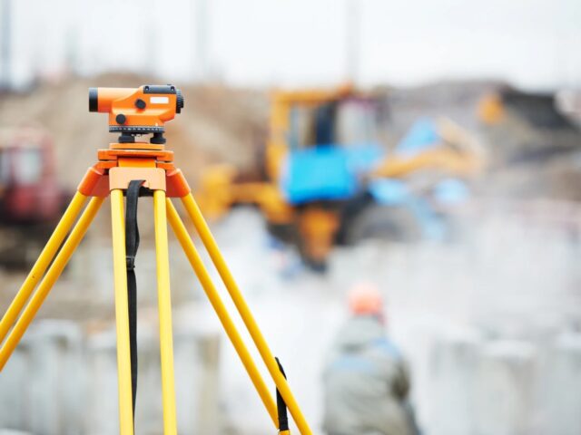 Geodeta Dąbrowa Górnicza – Tyczenie budynku jako kluczowy etap realizacji inwestycji budowlanej